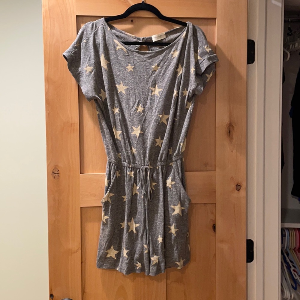 Grey/cream short sleeved romper with stars by Ahn & Ahn, size medium